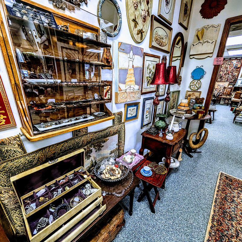 Gallery Antique Item 1